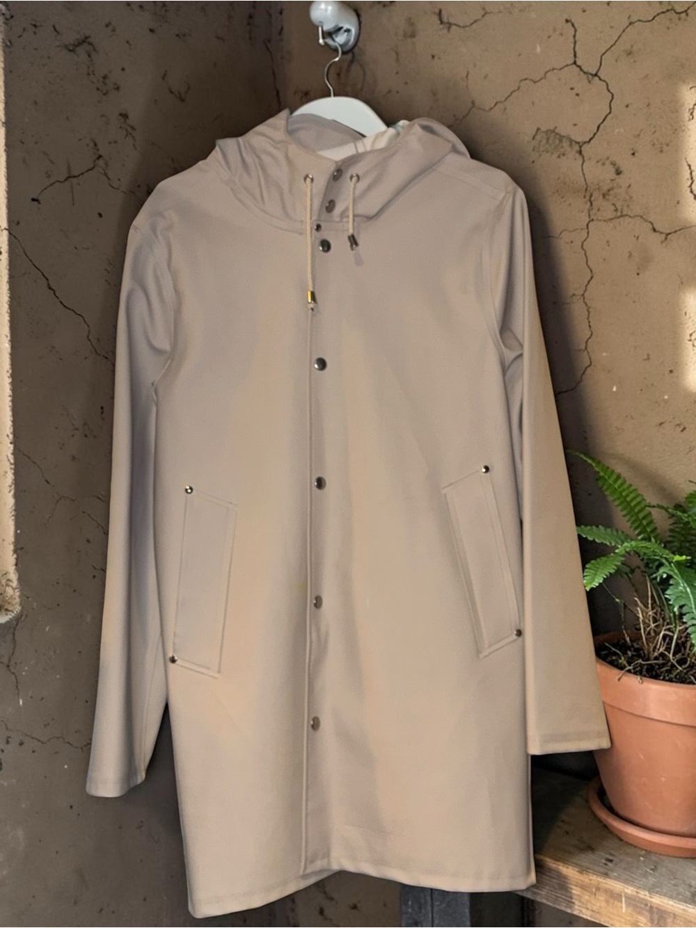 STUTTERHEIM LIGHTWEIGHT RAINCOAT SANDALWOOD
